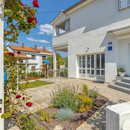 Apartments Hrestak Porec Ngoại thất bức ảnh